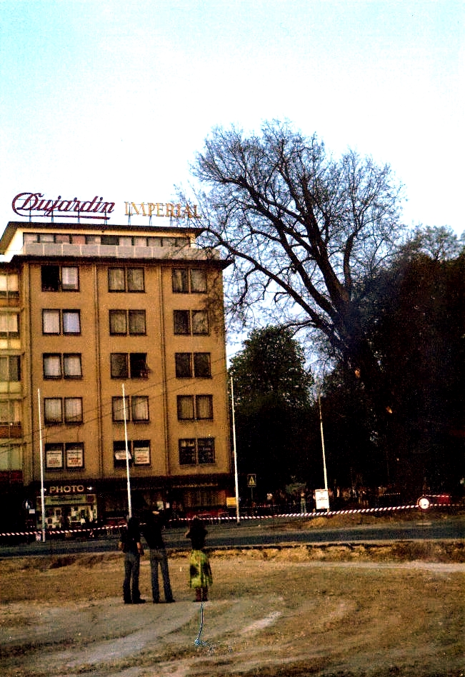 Zum weißen Rössel; Schulespielen